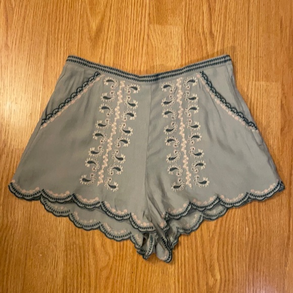 H&M Pants - High Waisted Embroidered Scalloped Hot Shorts